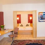 Hotel Gastwirtschaft & Hotel Holzinger Moellersdorf