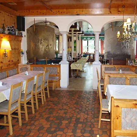 Gastwirtschaft & Holzinger Ξενοδοχείο