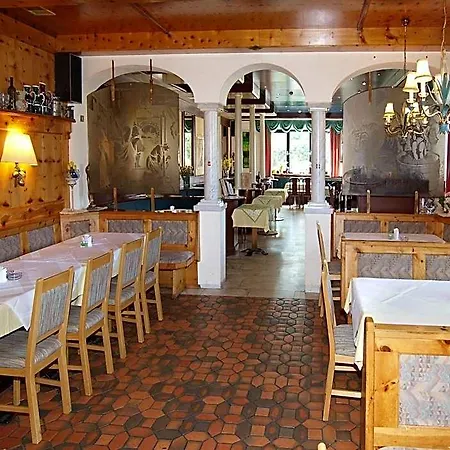 Hotel Gastwirtschaft & Holzinger 3*