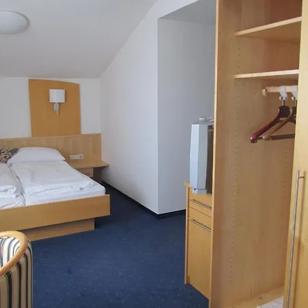 酒店 Gastwirtschaft & Holzinger