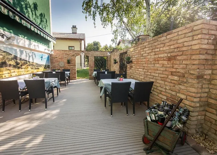 Hotel Gastwirtschaft & Holzinger Möllersdorf