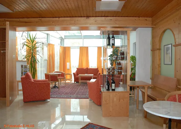 Gastwirtschaft & Holzinger Hotel 3*